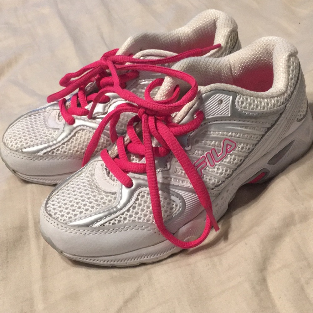 Girls tennis shoes